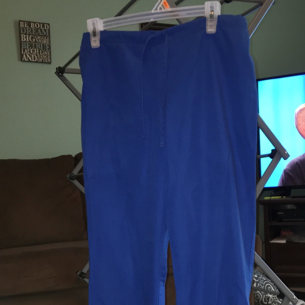 Women’s Medical Scrubs